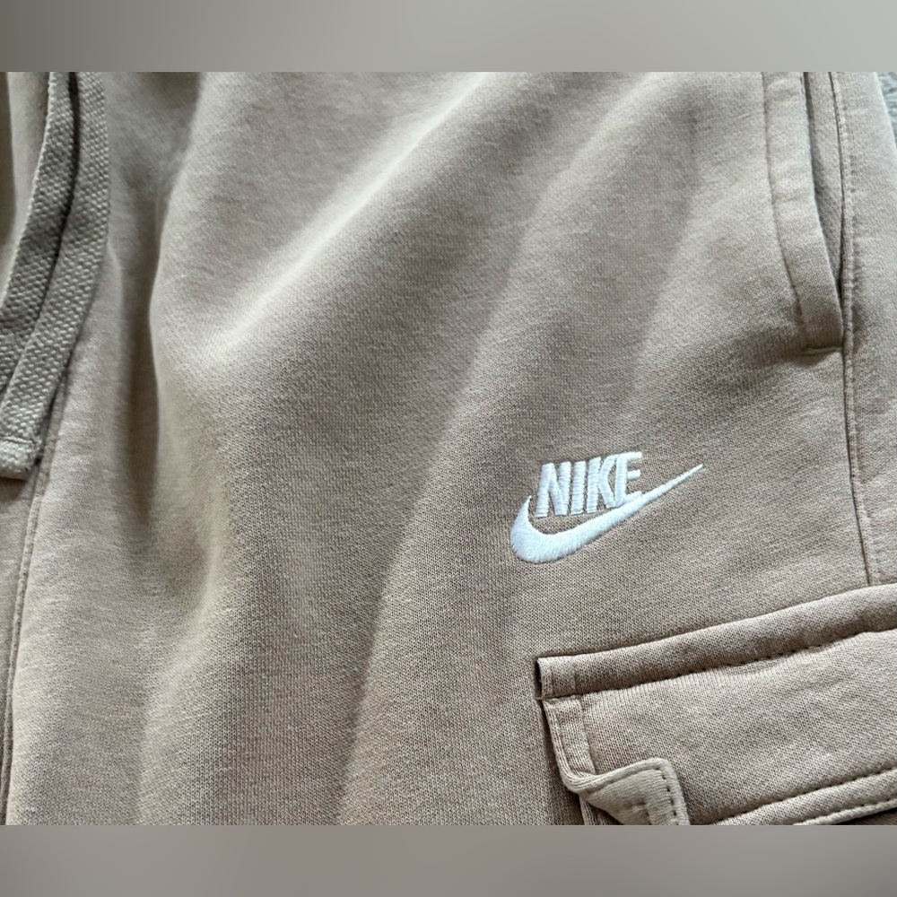 Nike Men's Beige Cargo Sweatpants (M) - Picture 3 of 7